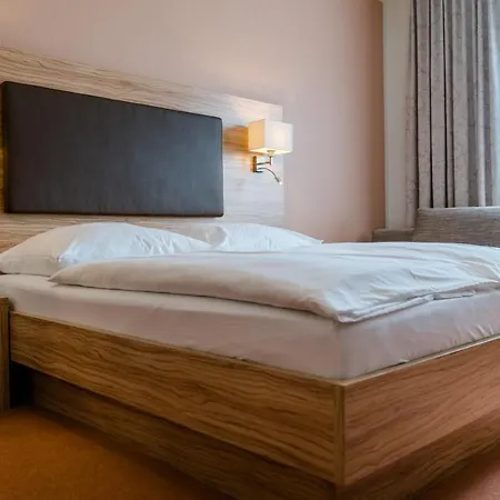 Falkenhagen 3*